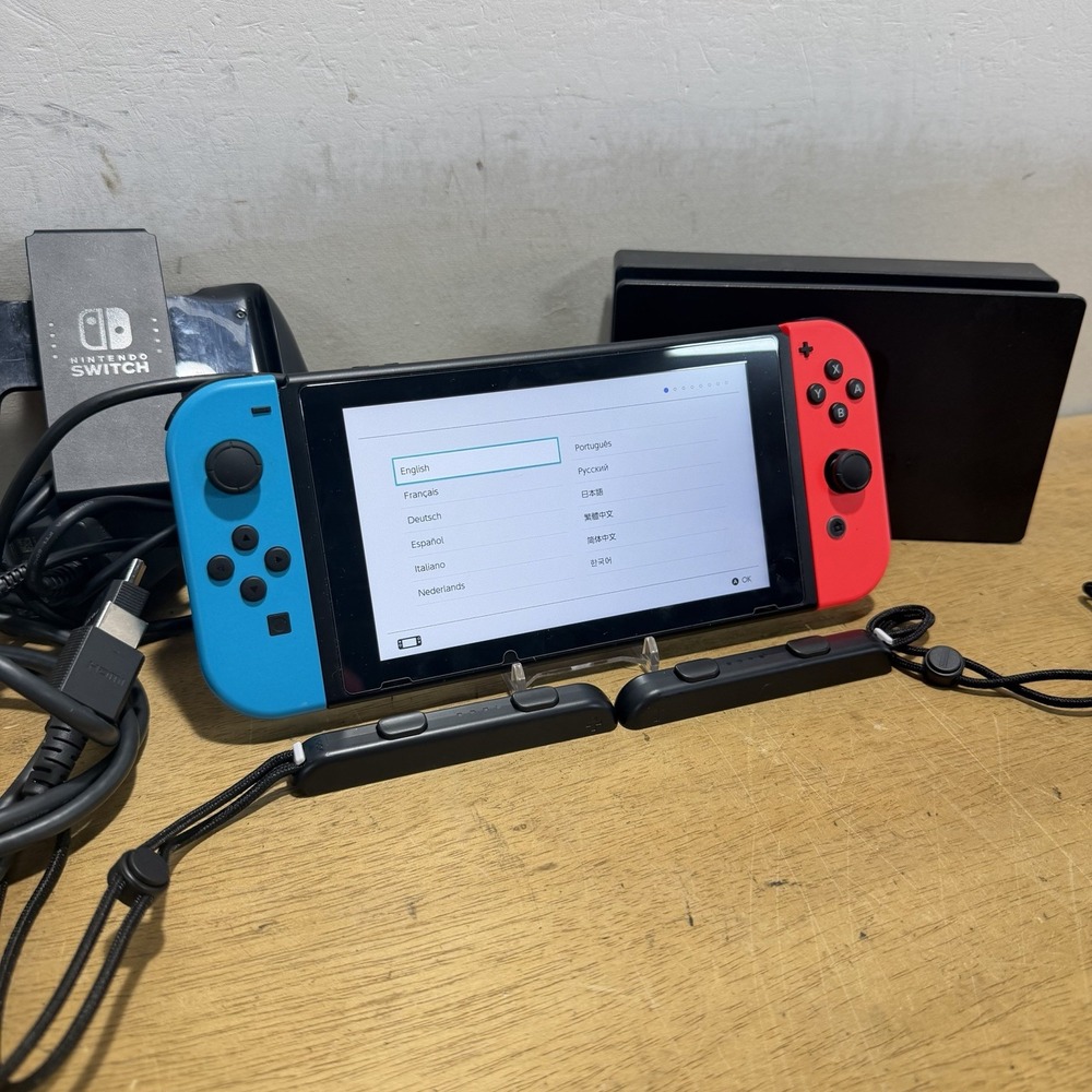 Nintendo Switch V2 HAC-001(-01) 32GB Console Bundle Neon Blue Red Joy-Cons Dock